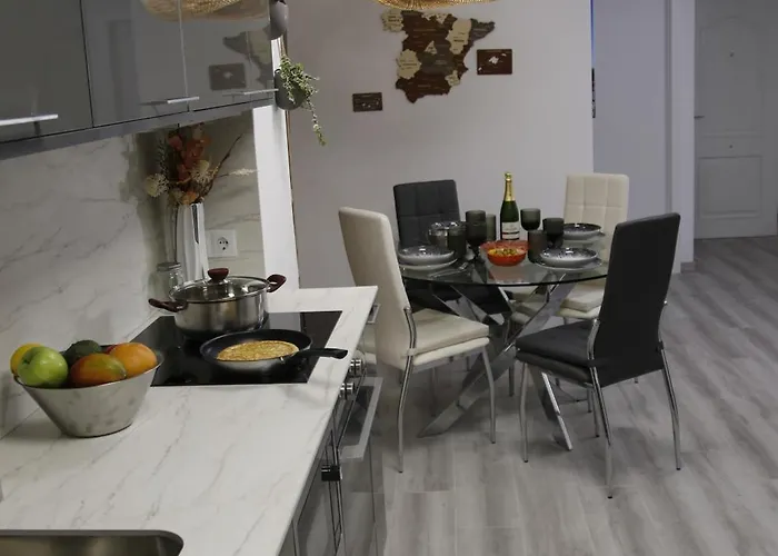 Casa Elena Playa * フエンヒロラ